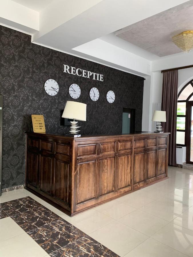 Laura Holiday Otel Brăila Dış mekan fotoğraf