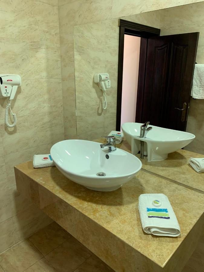 Laura Holiday Otel Brăila Dış mekan fotoğraf