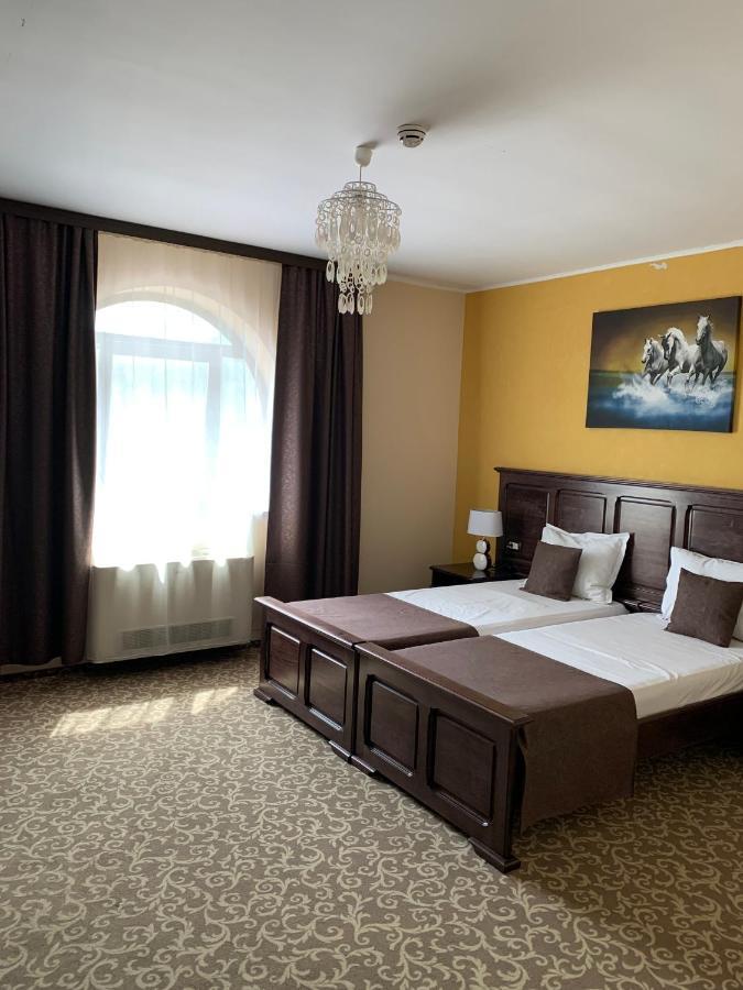 Laura Holiday Otel Brăila Dış mekan fotoğraf