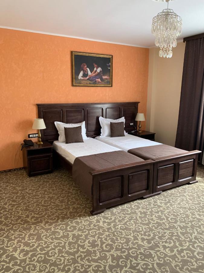 Laura Holiday Otel Brăila Dış mekan fotoğraf