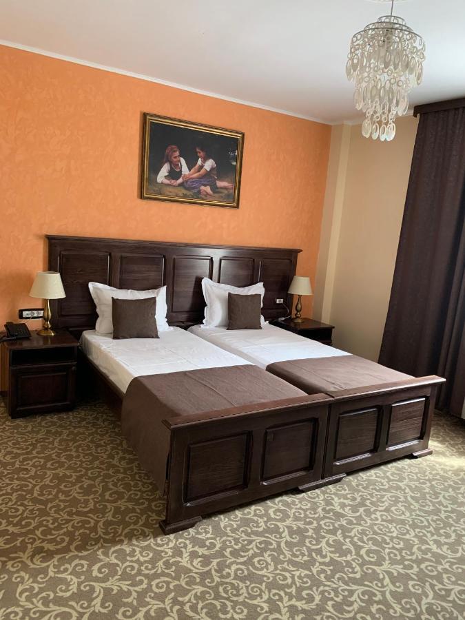 Laura Holiday Otel Brăila Dış mekan fotoğraf