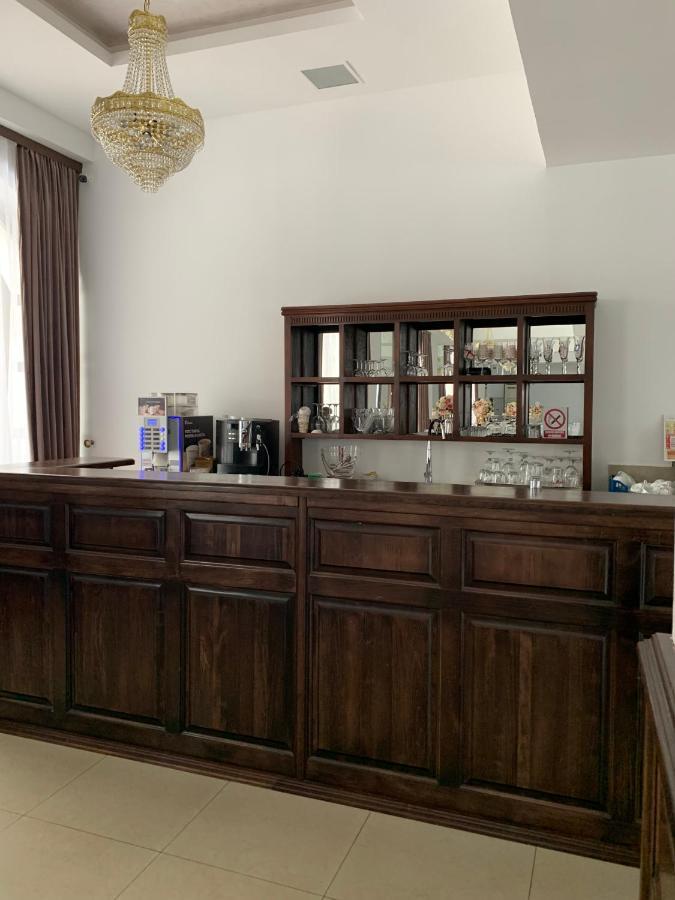 Laura Holiday Otel Brăila Dış mekan fotoğraf