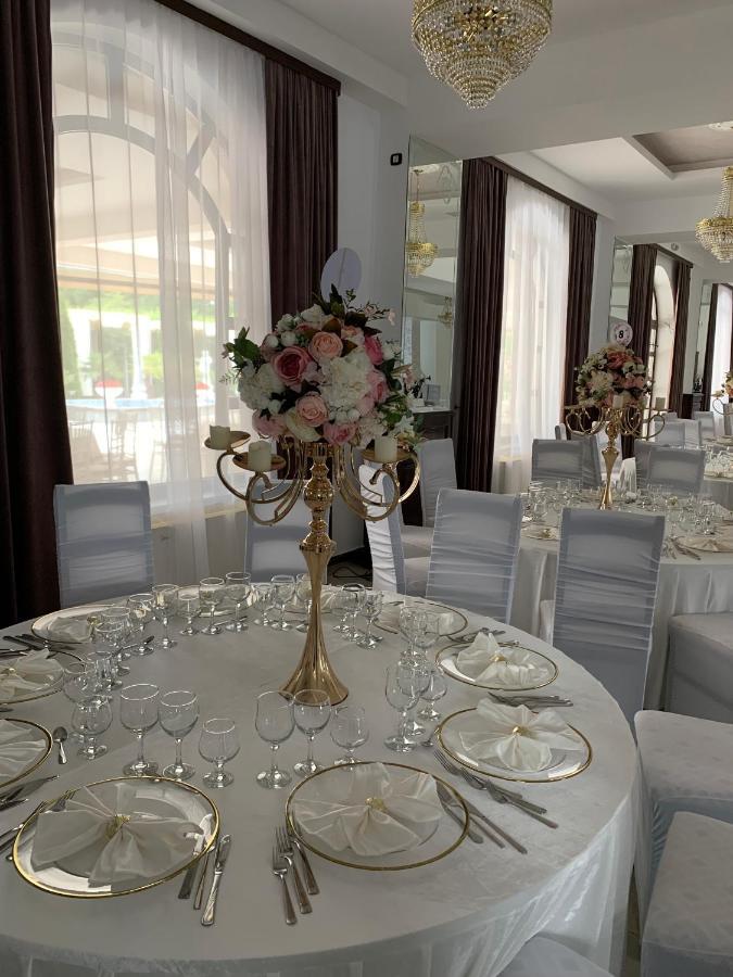 Laura Holiday Otel Brăila Dış mekan fotoğraf