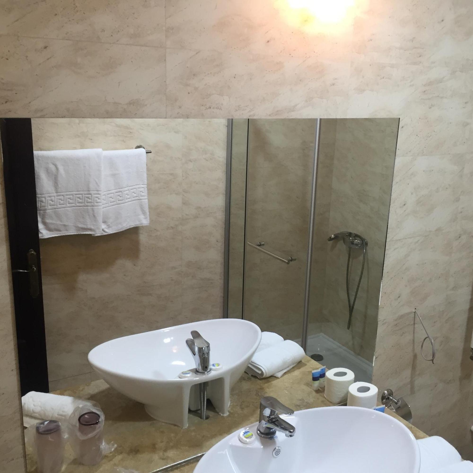 Laura Holiday Otel Brăila Oda fotoğraf